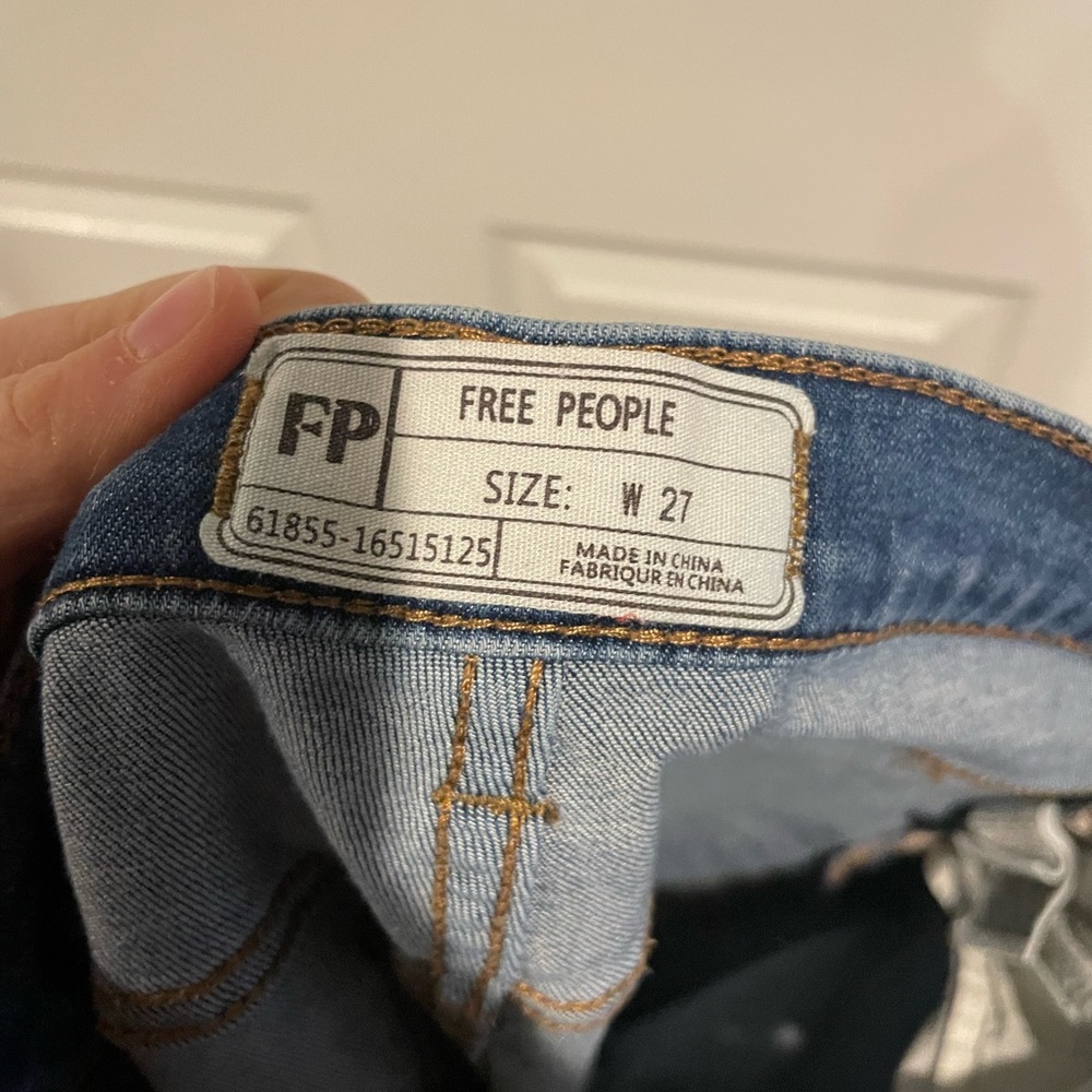 Free People Frayed Hem Distressed Skinny Jeans - Picture 8 of 8